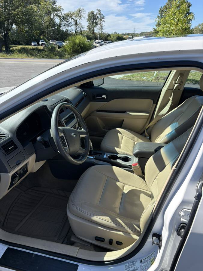 Used 2012 Ford Fusion SEL FWD image 12