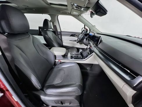 Used 2023 Kia Carnival SX Prestige FWD image 45