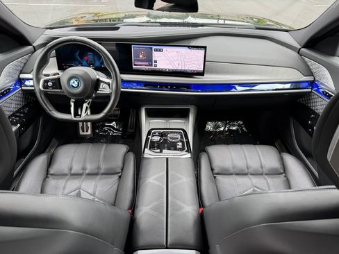 Used 2023 BMW i7 xDrive60 AWD/4WD image 26