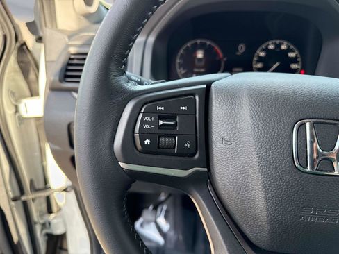 Certified 2025 Honda Ridgeline RTL image 32