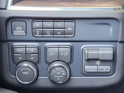 Certified 2026 Chevrolet Tahoe Z71 w/ Comfort Package AWD/4WD image 17