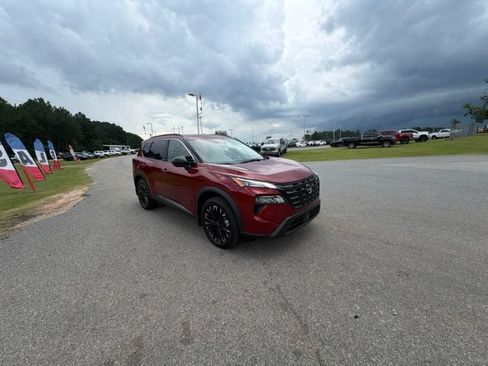 Used 2026 Nissan Rogue Dark Armor FWD image 1