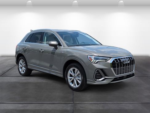 Used 2025 Audi Q3 2.0T Premium Plus w/ Premium Plus Package AWD/4WD image 2