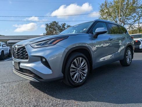 Used 2021 Toyota Highlander Platinum image 8