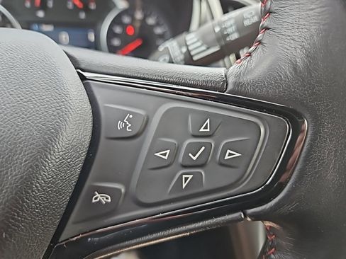 Used 2022 Chevrolet Equinox RS image 16