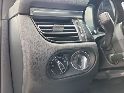 Certified 2023 Porsche Macan S AWD/4WD image 27