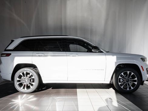 New 2025 Jeep Grand Cherokee Overland w/ Adv Protech Group III image 3