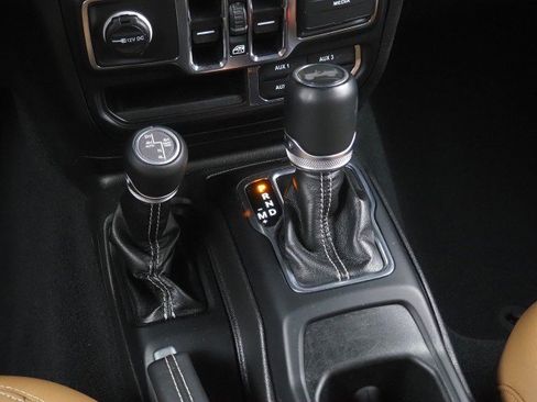 Used 2022 Jeep Wrangler Unlimited Sahara w/ Safety Group image 27