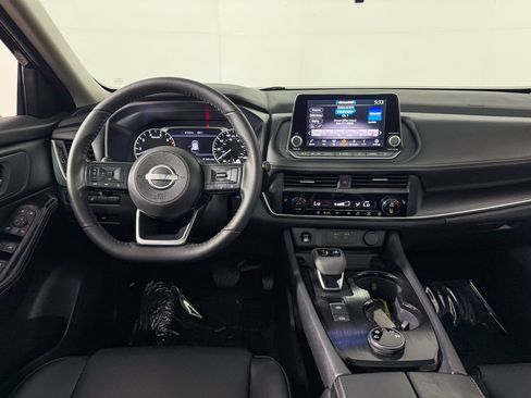 Certified 2024 Nissan Rogue SV w/ SV Premium Package AWD/4WD image 17