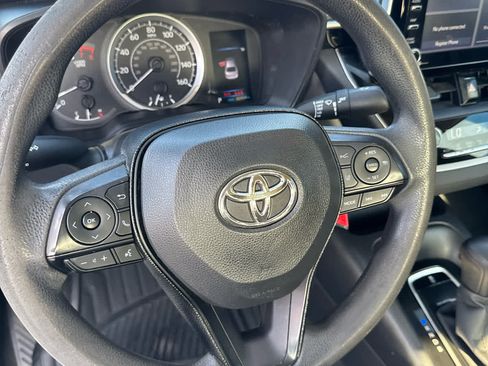 Used 2021 Toyota Corolla LE FWD image 15