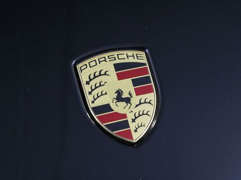 Certified 2025 Porsche Macan image 29