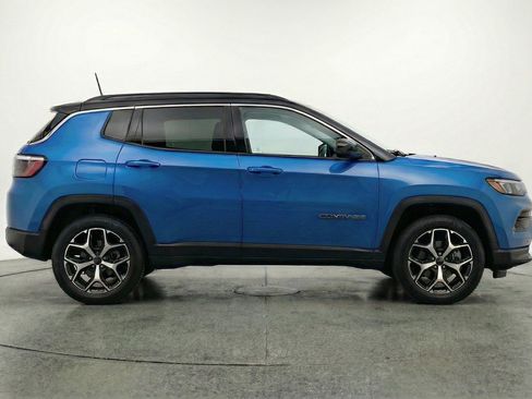Used 2025 Jeep Compass Limited AWD/4WD image 11