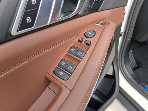 Used 2026 BMW X5 xDrive40i w/ Climate Comfort Package image 19