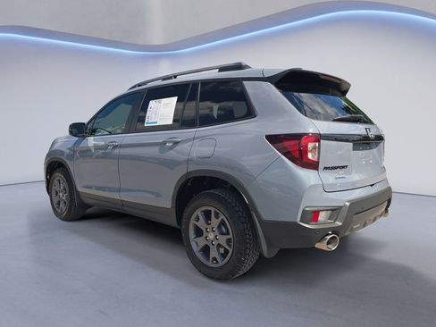 Used 2024 Honda Passport TrailSport image 3