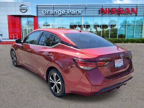Used 2021 Nissan Sentra SV image 3