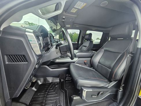 Used 2022 Ford F150 Lariat w/ Equipment Group 502A High AWD/4WD image 4
