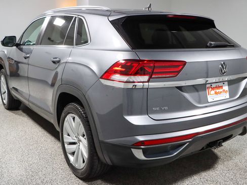 Used 2022 Volkswagen Atlas Cross Sport SE image 9
