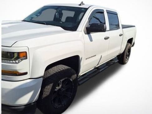 Used 2018 Chevrolet Silverado 1500 Custom w/ Custom Value Package image 1