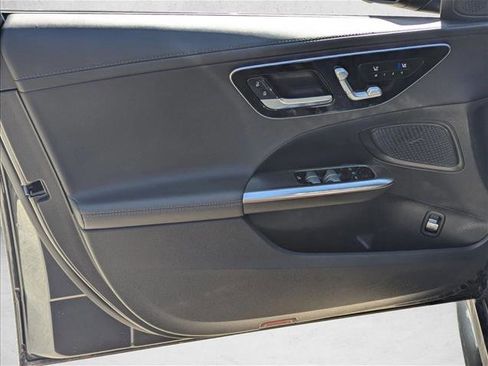 Used 2023 Mercedes-Benz C 300 Sedan image 9