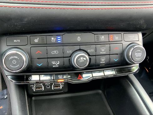 Used 2023 Dodge Durango GT image 32