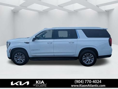 Used 2025 GMC Yukon XL Denali AWD/4WD image 6