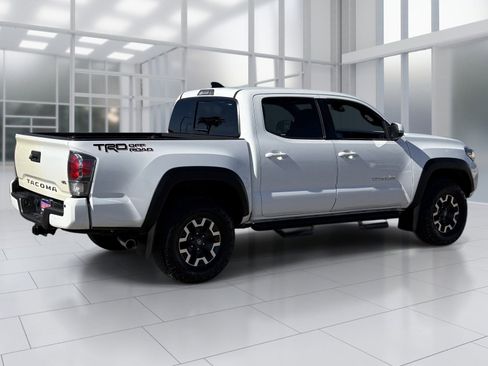 Used 2021 Toyota Tacoma TRD Off-Road w/ Technology Package image 6