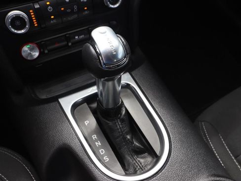 Used 2019 Ford Mustang Coupe RWD image 20