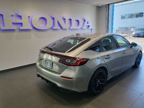 Used 2024 Honda Civic Sport image 6