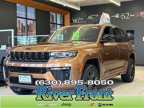New 2026 Jeep Grand Cherokee Limited AWD/4WD image 1