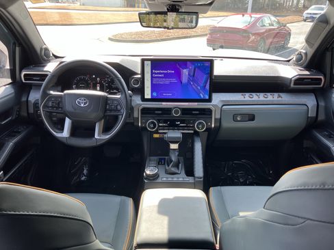 Used 2025 Toyota 4Runner Trailhunter image 32