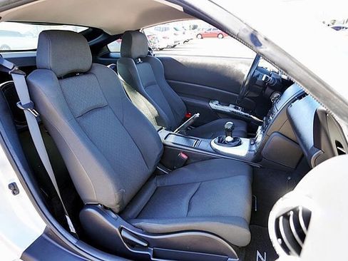 Used 2006 Nissan 350Z Base 2dr Coupe w/ (N93) Cargo Convenience Pkg image 15