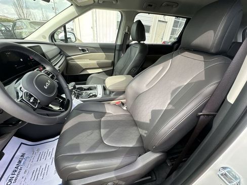 New 2026 Kia Carnival EX image 11