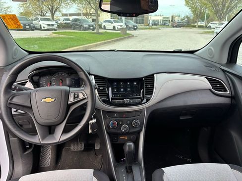 Used 2018 Chevrolet Trax LS FWD image 10