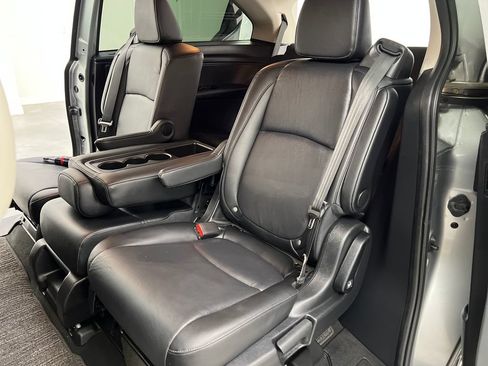 Used 2025 Honda Odyssey EX-L image 16