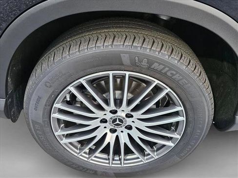 Used 2025 Mercedes-Benz GLC 300 image 5