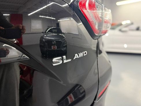 Used 2018 Nissan Murano SL w/ Moonroof Package image 16