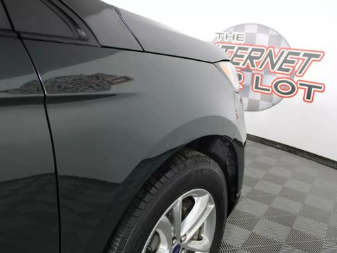 Used 2024 Ford Edge SE image 34