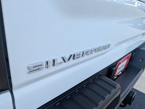 Used 2025 Chevrolet Silverado 2500 ZR2 w/ Technology Package AWD/4WD image 32