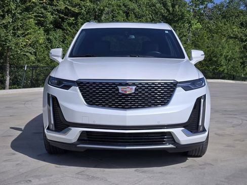 Used 2024 Cadillac XT6 Luxury w/ LPO, Floor Liner Package AWD/4WD image 3