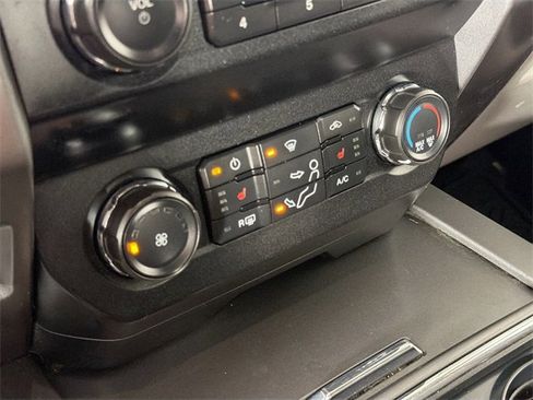 Used 2019 Ford F250 XLT w/ XLT Premium Package image 16