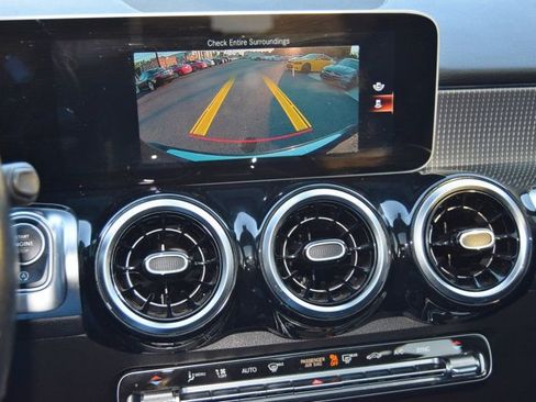 Used 2020 Mercedes-Benz GLB 250 4MATIC image 24
