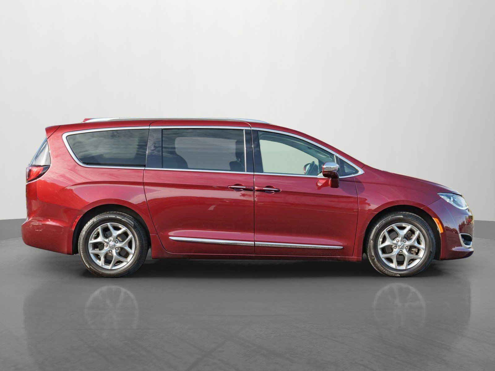Used 2019 Chrysler Pacifica Limited FWD image 8