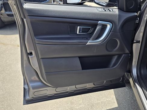 Used 2019 Land Rover Discovery Sport SE AWD/4WD image 21