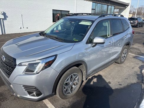 Certified 2023 Subaru Forester Premium image 3