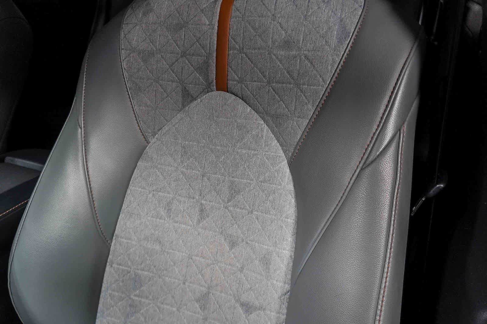 Used 2023 Toyota Highlander Bronze Edition FWD image 23