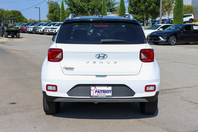 New 2026 Hyundai Venue SEL FWD image 4