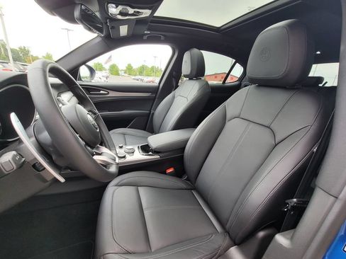 Used 2025 Alfa Romeo Stelvio Sprint AWD/4WD image 15