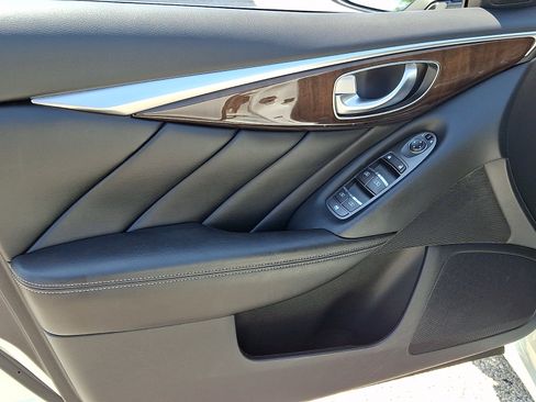 Used 2018 INFINITI Q50 Luxe AWD/4WD image 12
