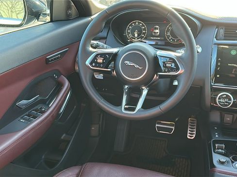 Used 2024 Jaguar E-PACE R-Dynamic SE image 22