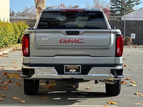 Used 2025 GMC Sierra 1500 SLT image 5